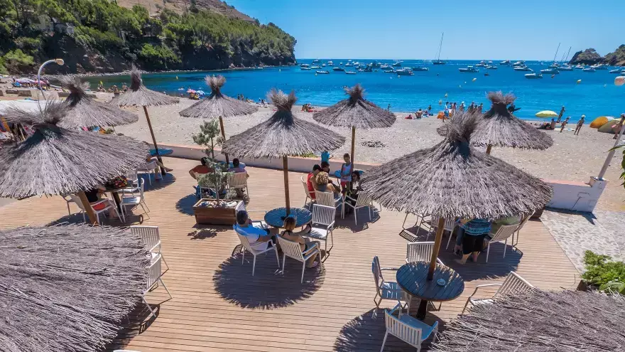 Bar plage pied dans l'eau Costa Brava