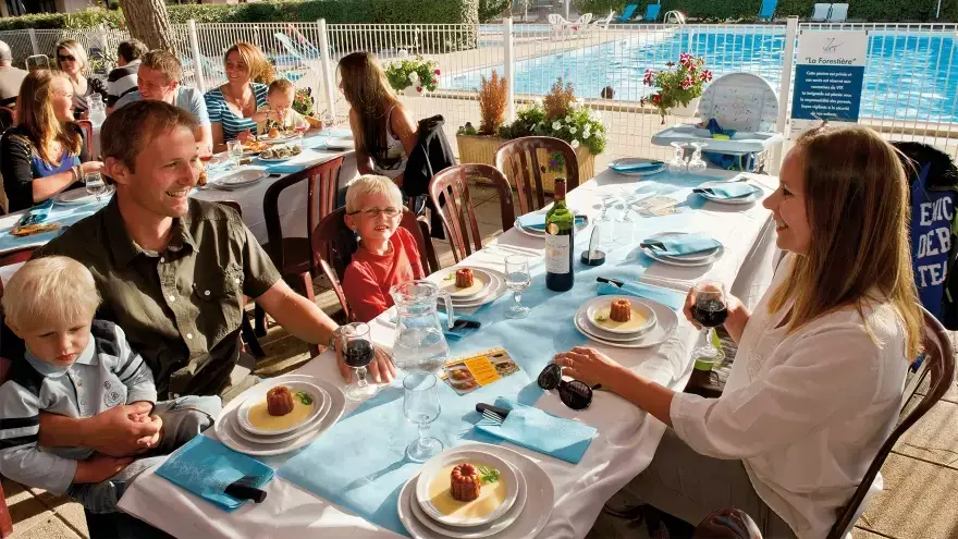 Pension complète en famille tout compris