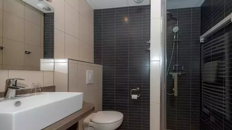 St Cast's room