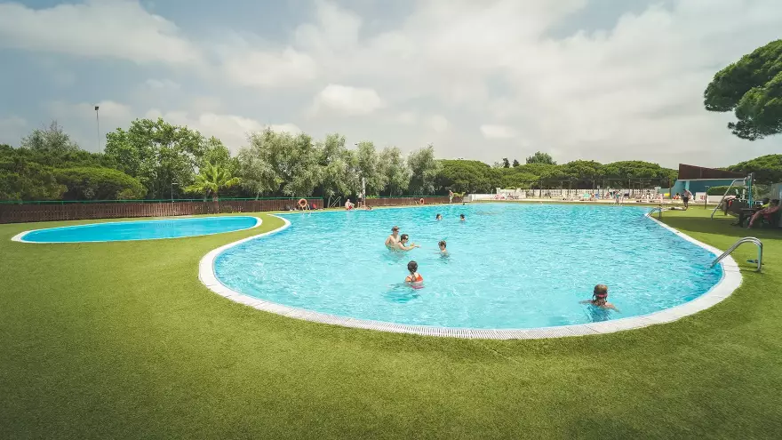 Piscine du camping HolaCamp