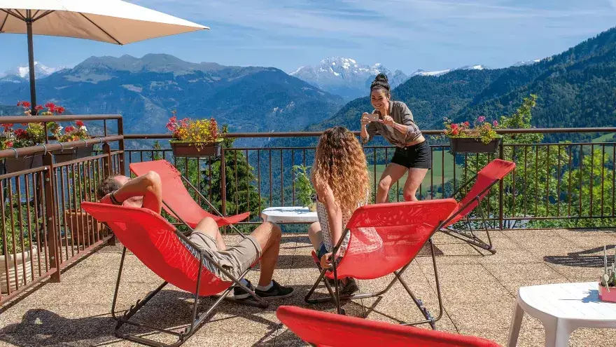 Terrasse avec vue au VTF Doucy Les Carlines