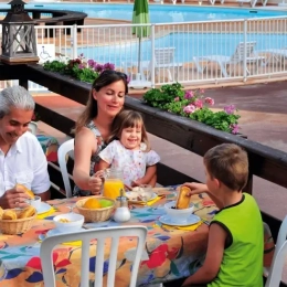 Vacances en famille en pension complète